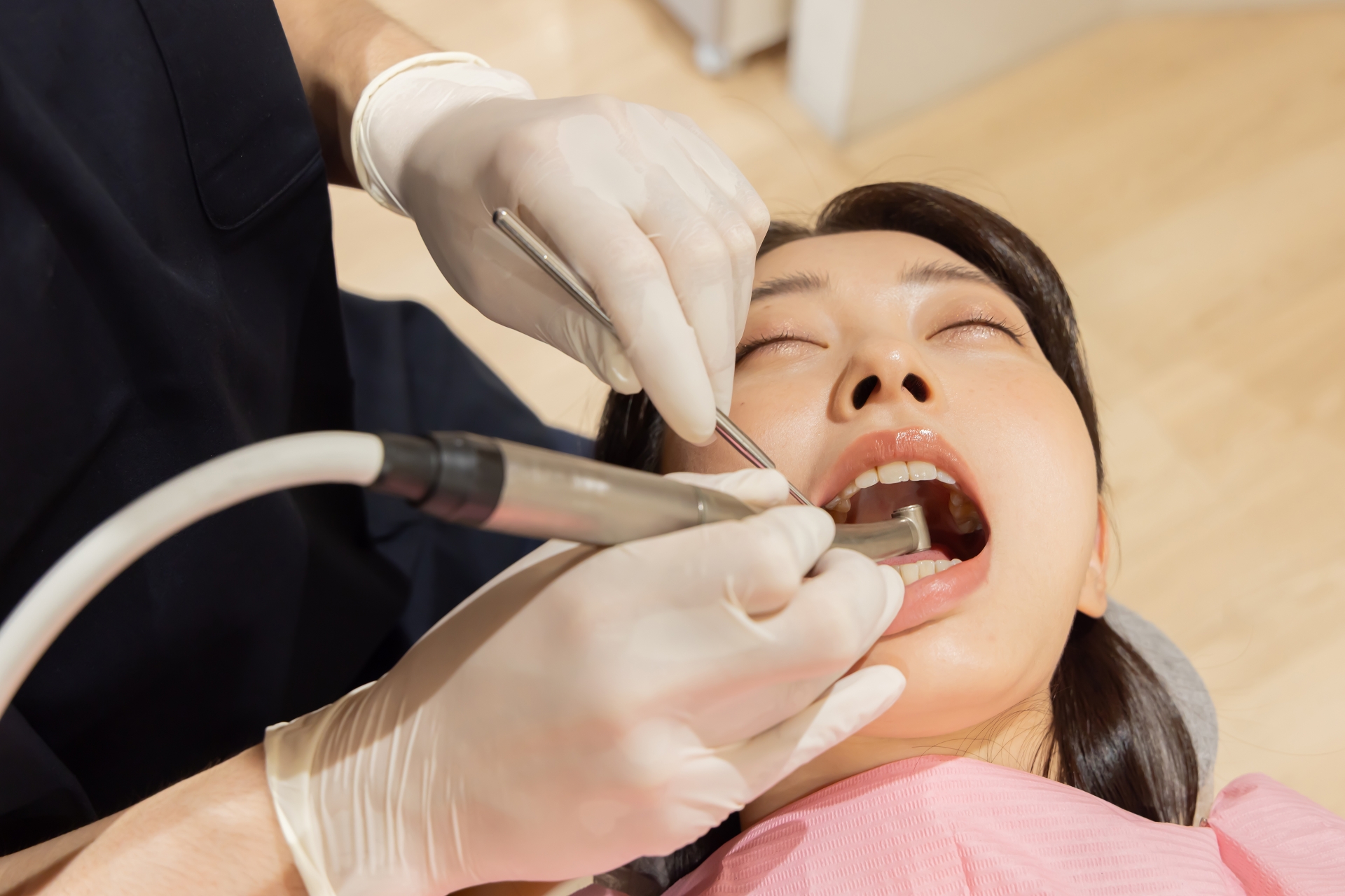 第2段階：歯根端切除術（外科的アプローチ）